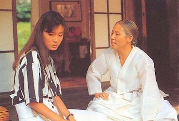 踊る伽耶琴の画像