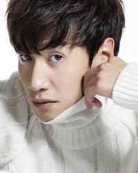 イ・グァンス（1985年生）の画像