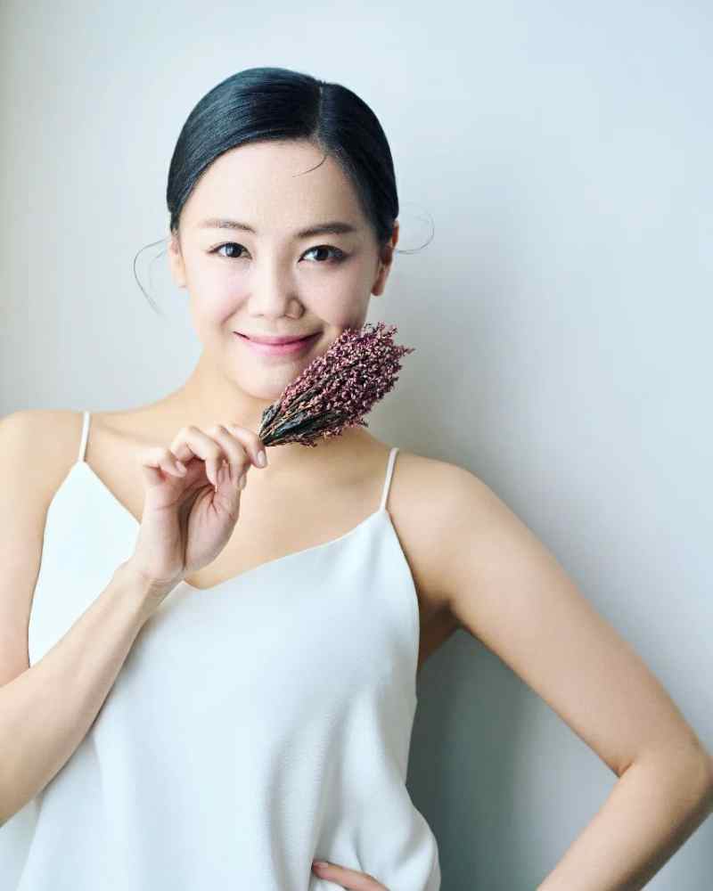 コ・ウナの画像