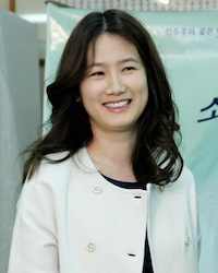 シム・ウナの画像