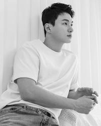 シン・スンホの画像