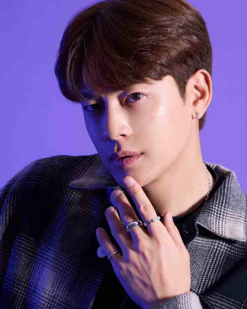 セブン（SE7EN）の画像