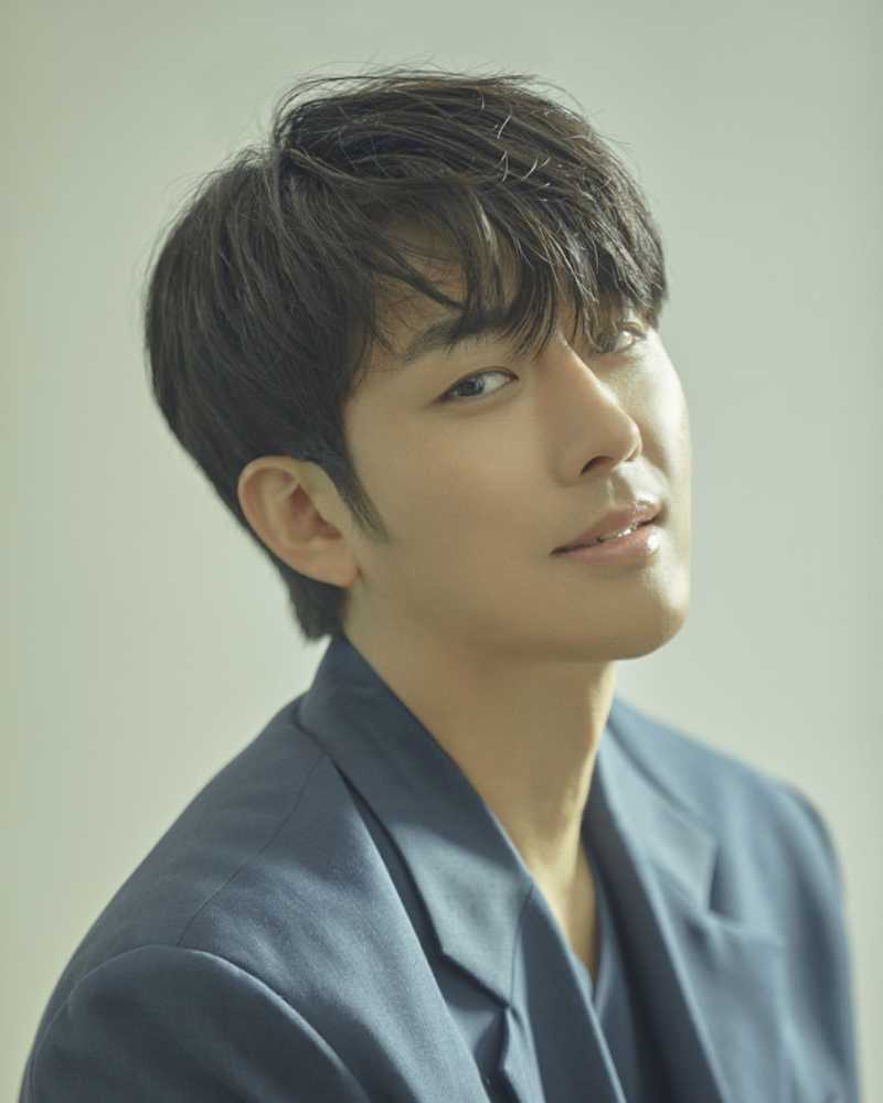 ソン・ホジュンの画像