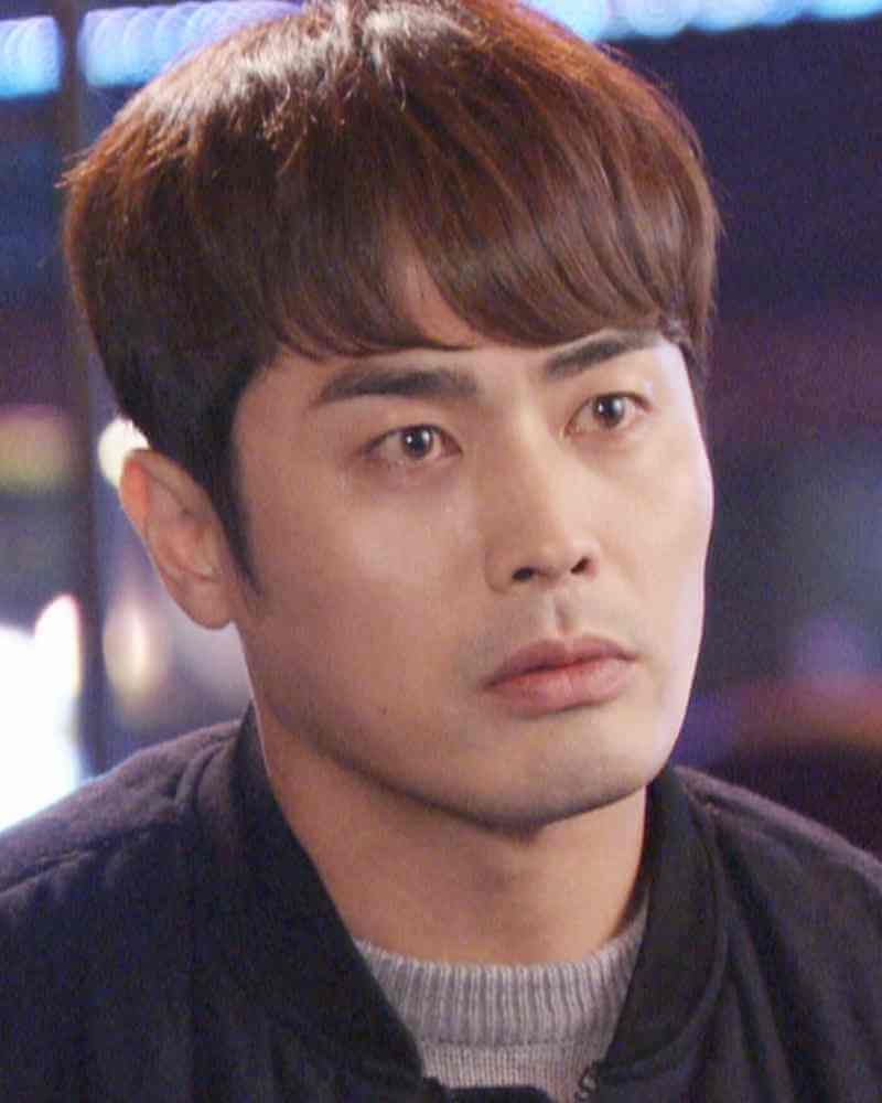 イ・ジョンスの画像