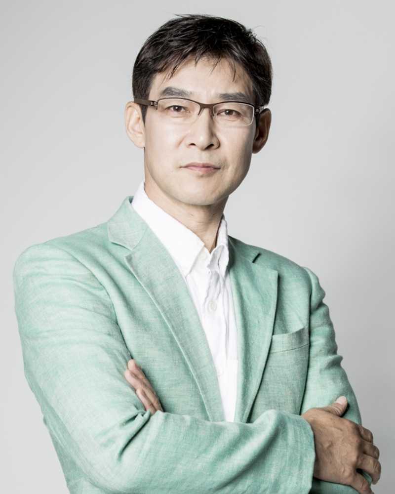 チャン・ドンジクの画像