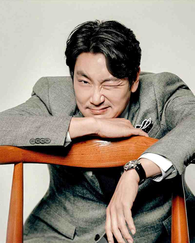 チョ・ジヌンの画像