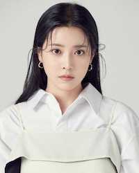 チョン・シネの画像