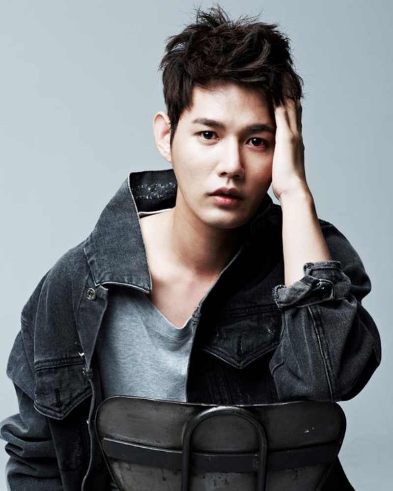 チョン・ジフの画像