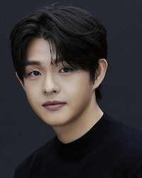 キム・ソンの画像