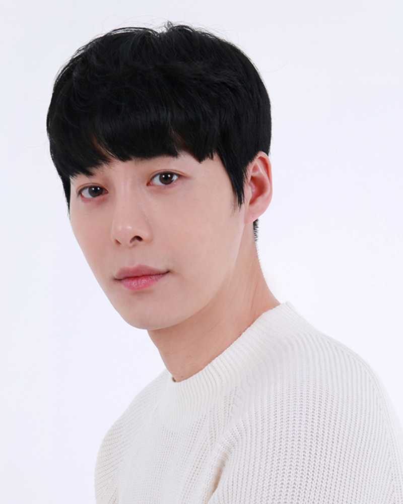 ハン・ギウンの画像