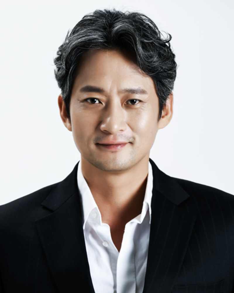 イ・ドンギュの画像