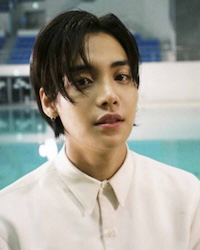 ONE（ワン）の画像