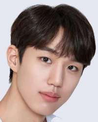 キム・ジフン（2001年生）の画像