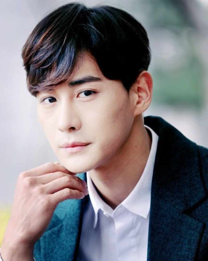 チェ・ウヒョク（1993年生）の画像